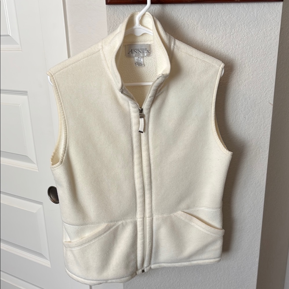 Casual Corner Annex Cream Fleece Vest Ladies M